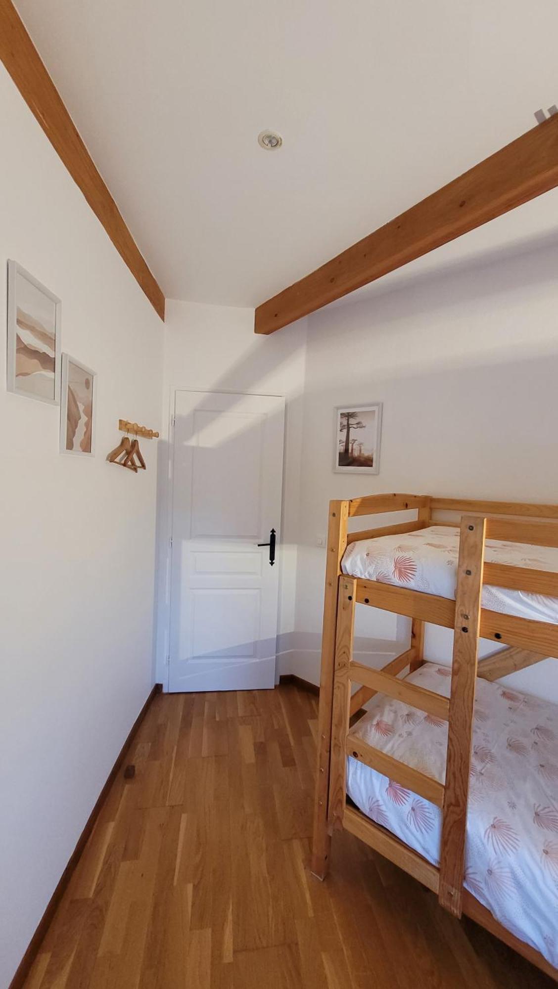 La Maison Ronde Et Ses 2 Cahutes Monthoiron Bagian luar foto