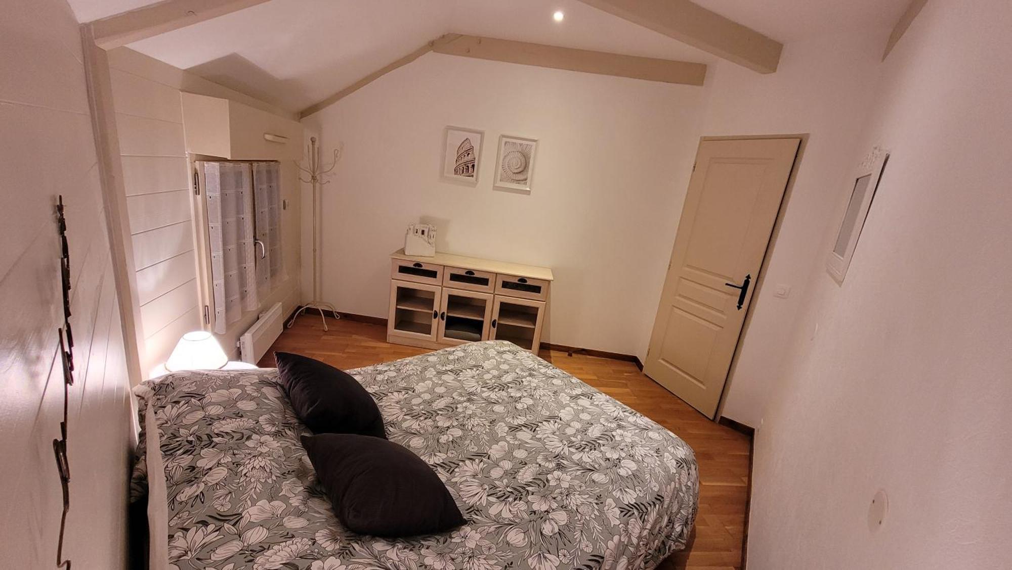 La Maison Ronde Et Ses 2 Cahutes Monthoiron Bagian luar foto