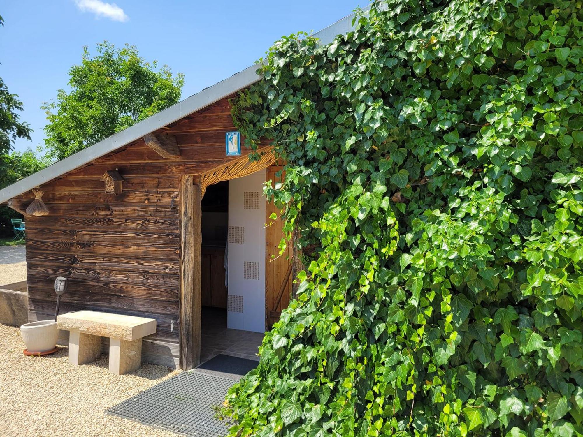 La Maison Ronde Et Ses 2 Cahutes Monthoiron Bagian luar foto