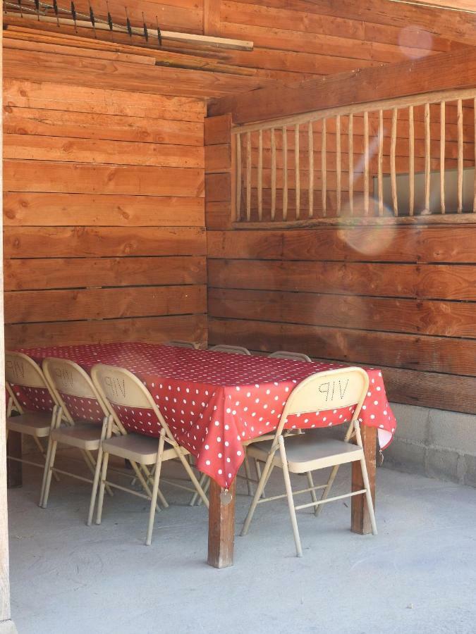 La Maison Ronde Et Ses 2 Cahutes Monthoiron Bagian luar foto