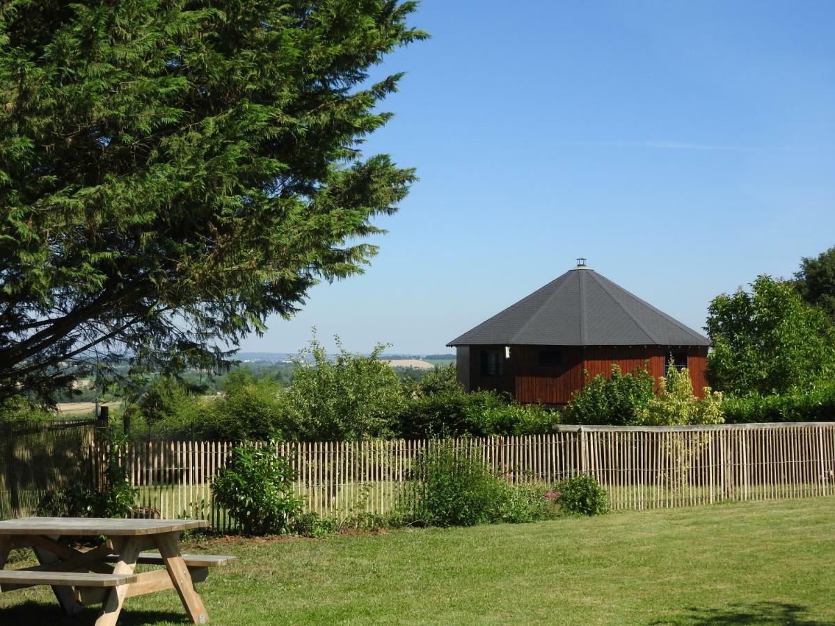 La Maison Ronde Et Ses 2 Cahutes Monthoiron Bagian luar foto